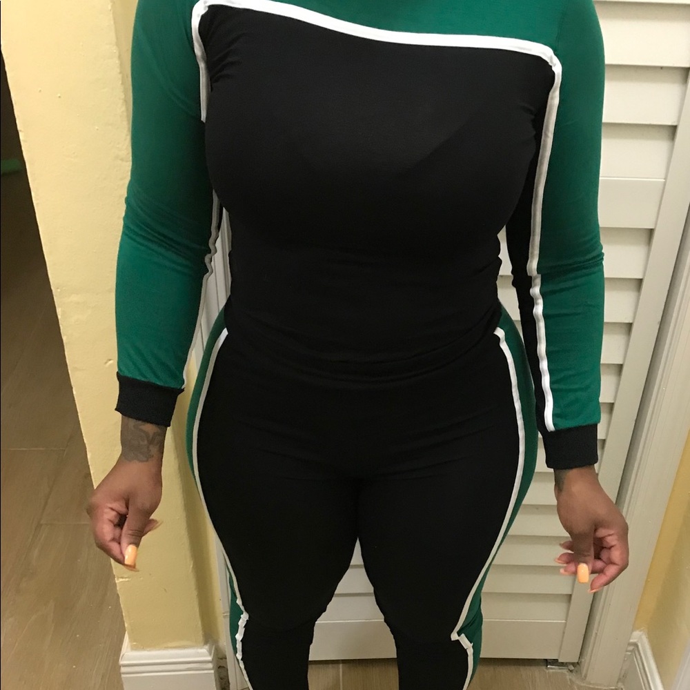 2 pic tight outfit
